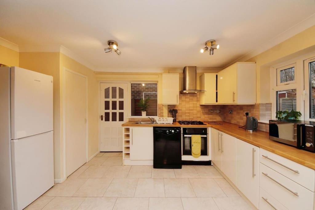 Beautiful Home Close To Town Free Netflix, Wifi Solihull Exteriér fotografie