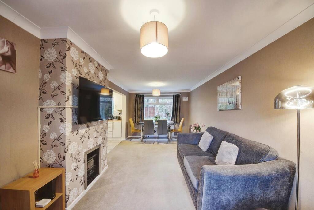 Beautiful Home Close To Town Free Netflix, Wifi Solihull Exteriér fotografie