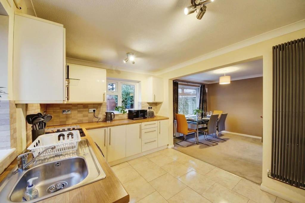 Beautiful Home Close To Town Free Netflix, Wifi Solihull Exteriér fotografie